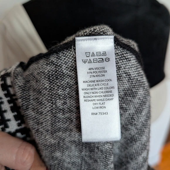 Stretchy Warm Bold Pattern Nanette Lepore Circle Skirt - Picture 8 of 8